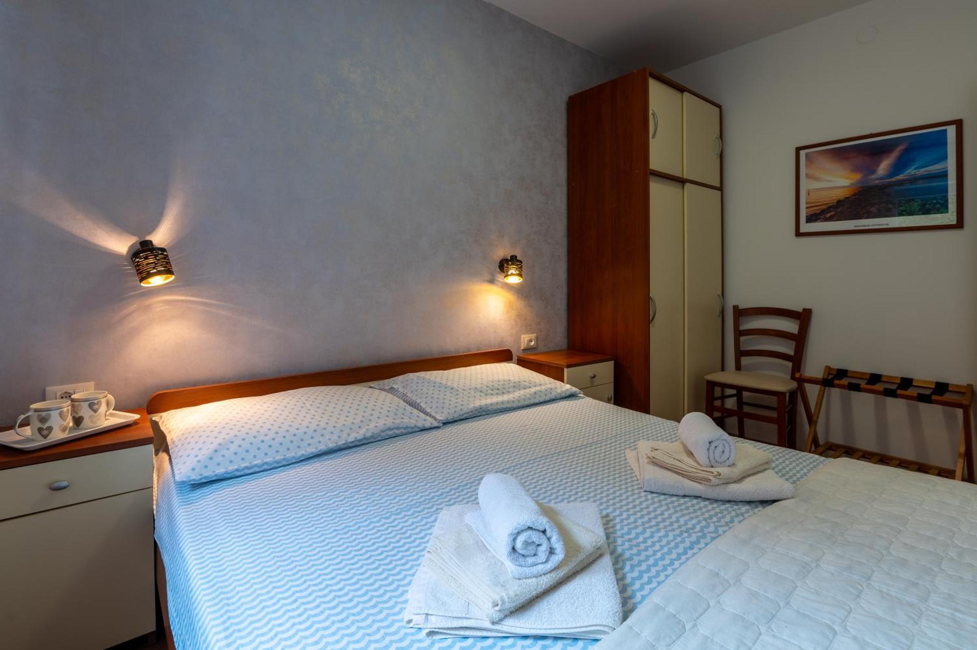 Apartments Mirella Novigrad Istria Exteriör bild